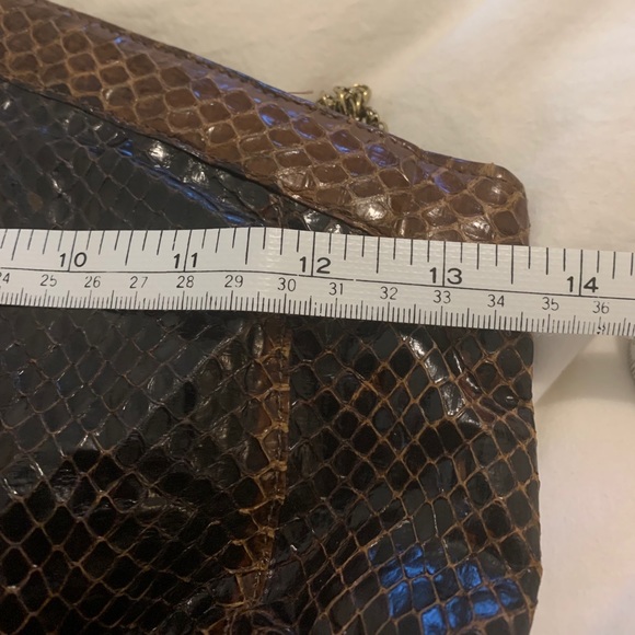 VINTAGE CHOCOLATE BROWN CLUTCH/ SHOULDER BAG WITH CHAIN STRAP - Picture 7 of 8